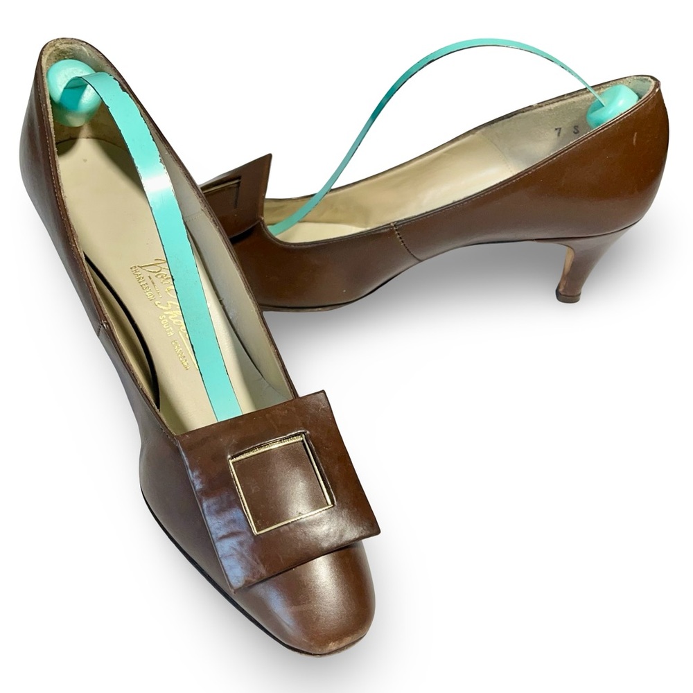 Vintage 80’s Bob Ellis Brown Leather Buckle Italy 2.5 inch Kitten Heel Sz 7